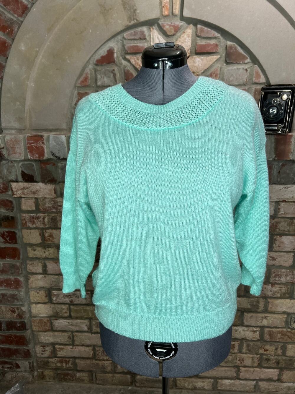 Garland sweater vintage 1980s pastel aqua seed stitch collar